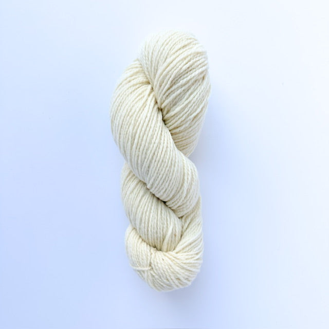 Undyed Targhee Worsted Wool yarn - 230 yd/100g